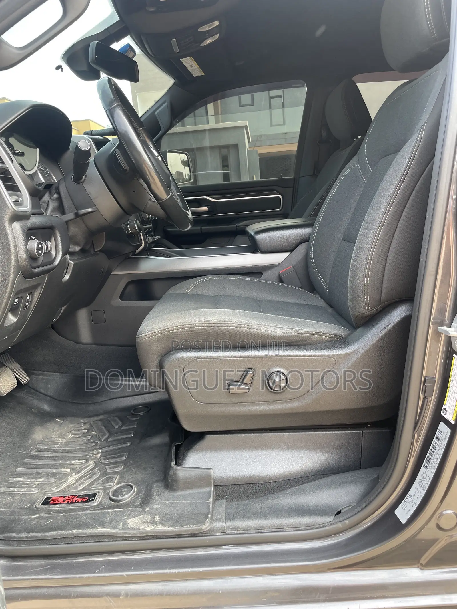 RAM 1500 2019 Black