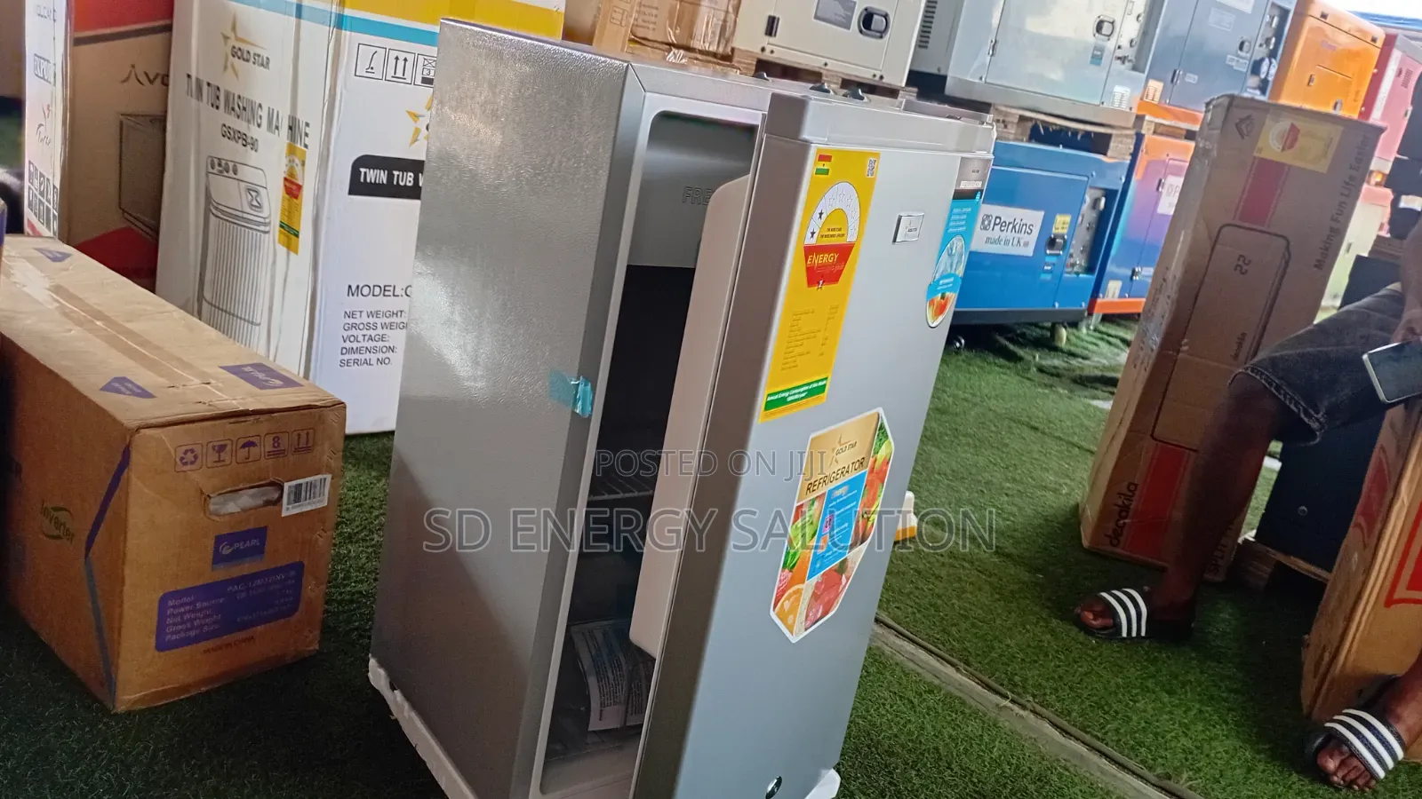 Goldstar 90L Fridge – Powerful Cooling, Compact Design