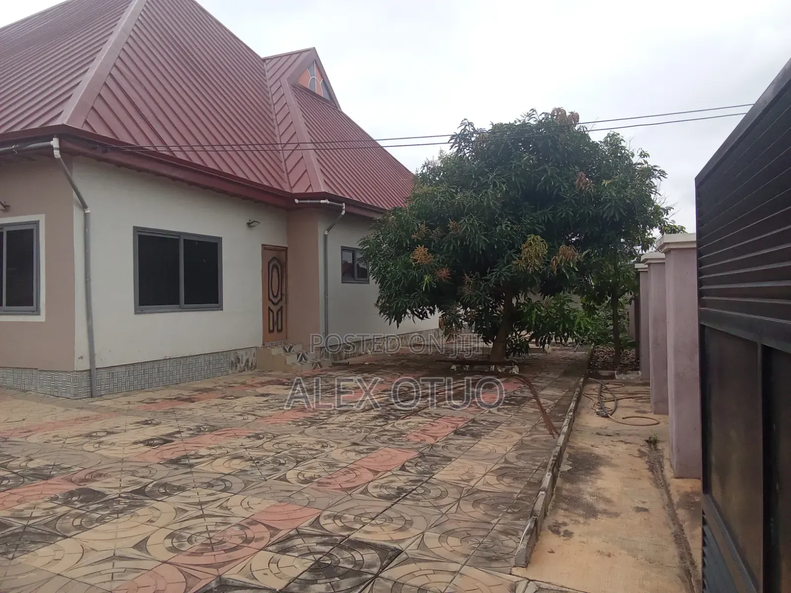 5bdrm House in Alex Otuo Properties, Ejisu-Juaben Municipal for sale