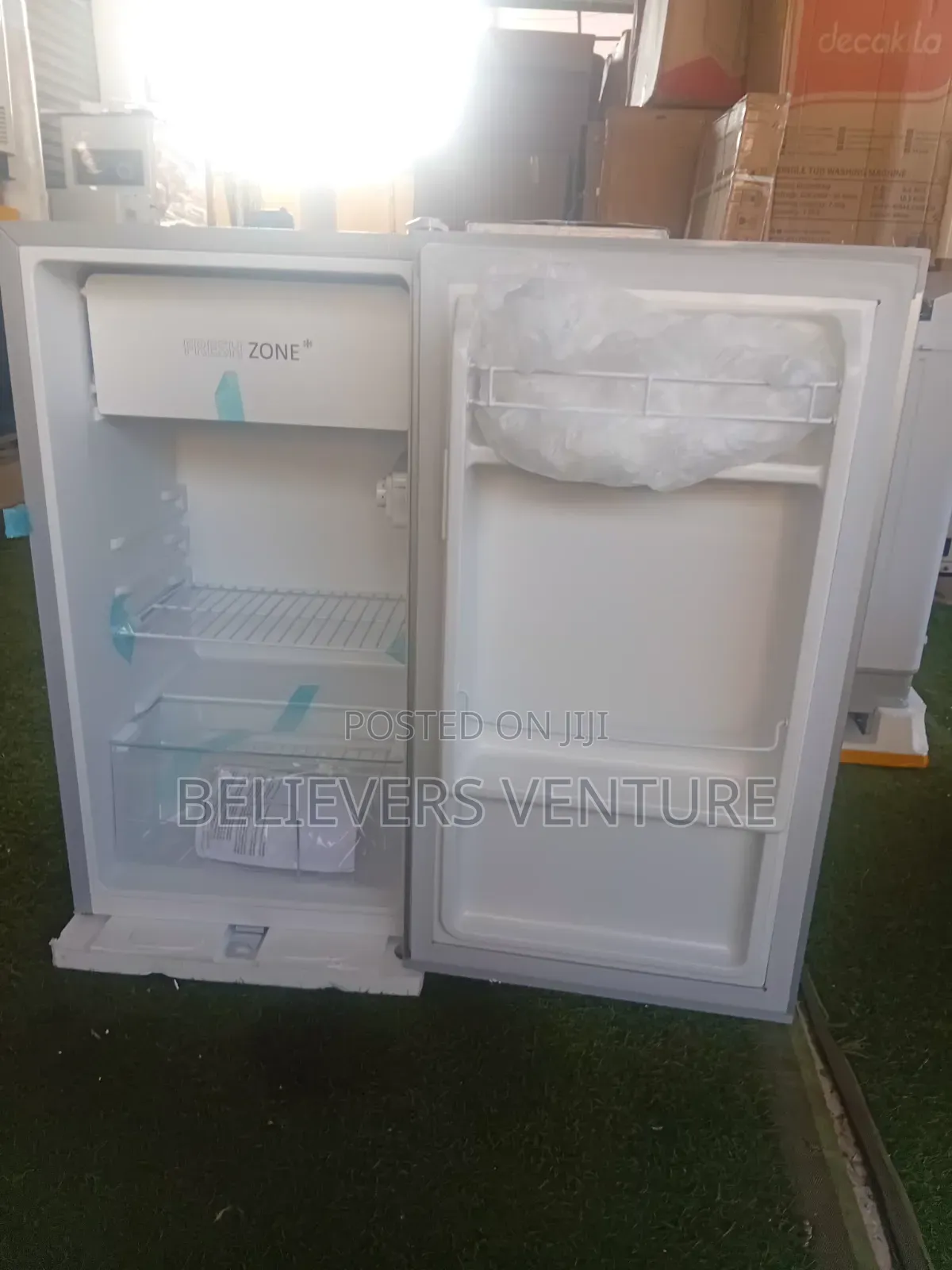Gold Star Refrigerator – Perfect for Home Office