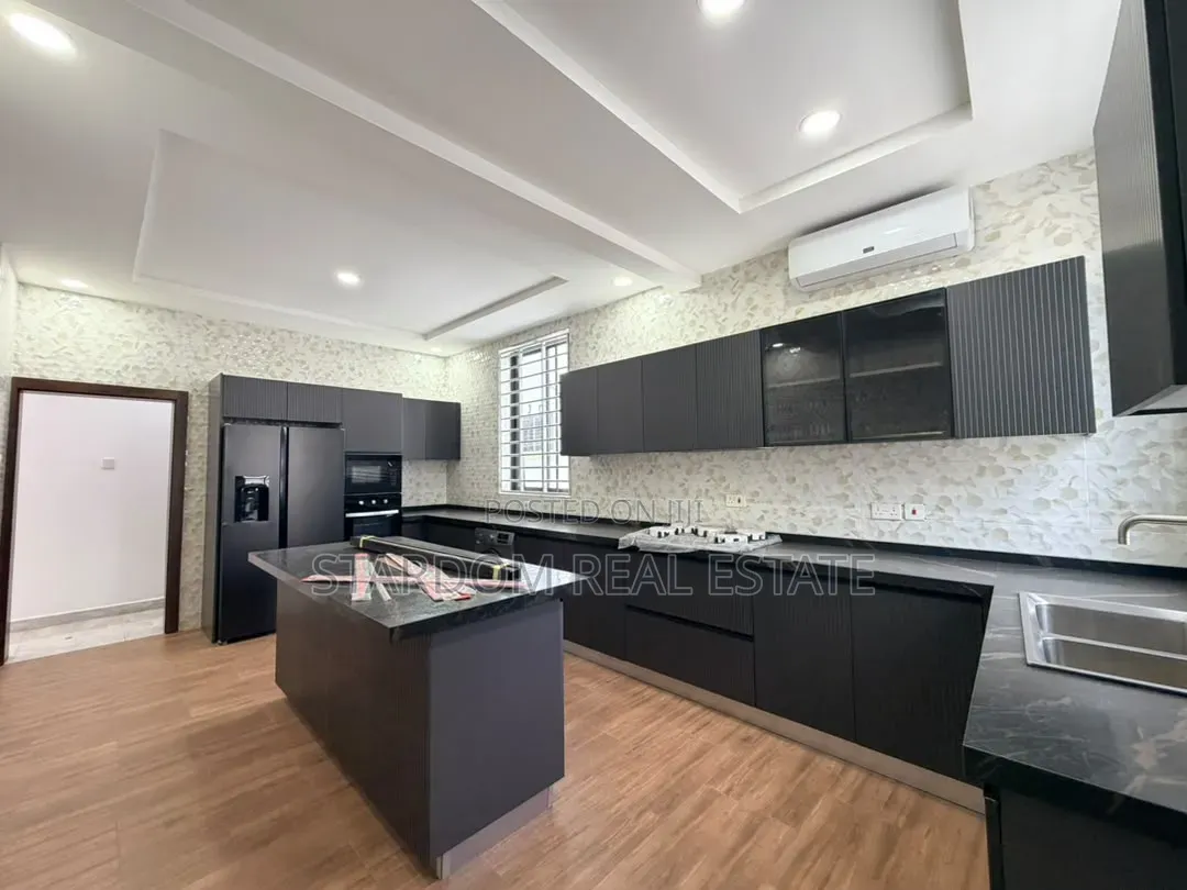 4bdrm Duplex in Adjiringanor, Ability for sale