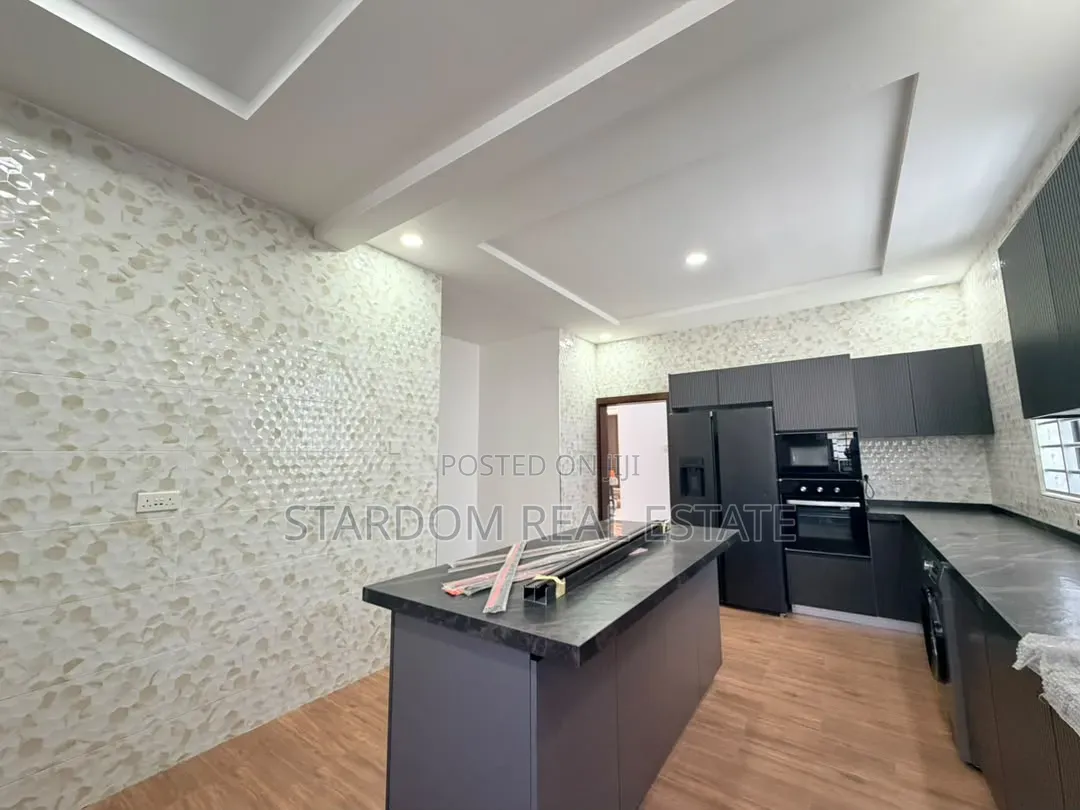 4bdrm Duplex in Adjiringanor, Ability for sale