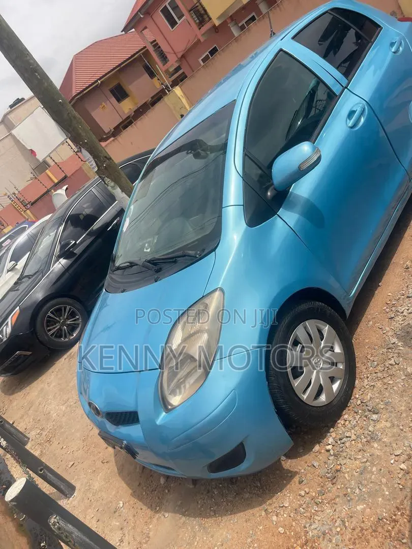 Toyota Vitz 1.5 FWD 3dr 2010 Blue