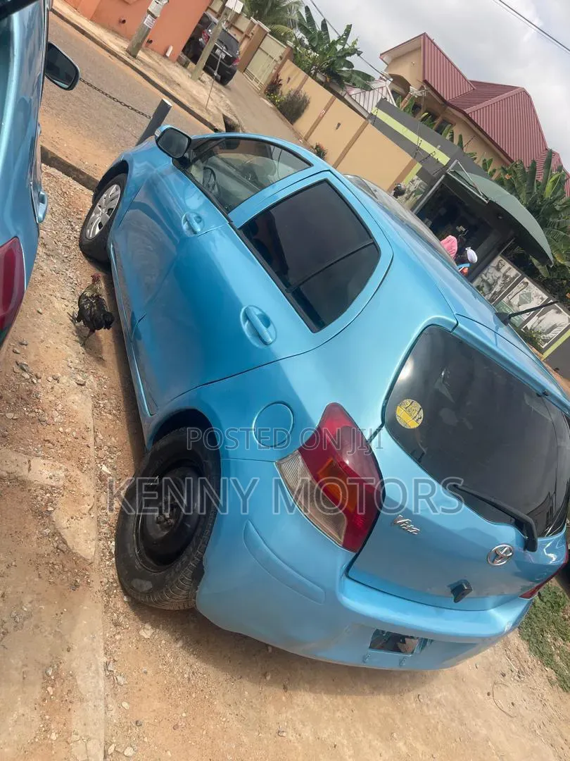 Toyota Vitz 1.5 FWD 3dr 2010 Blue