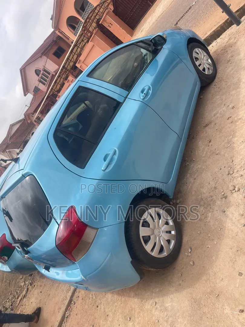 Toyota Vitz 1.5 FWD 3dr 2010 Blue