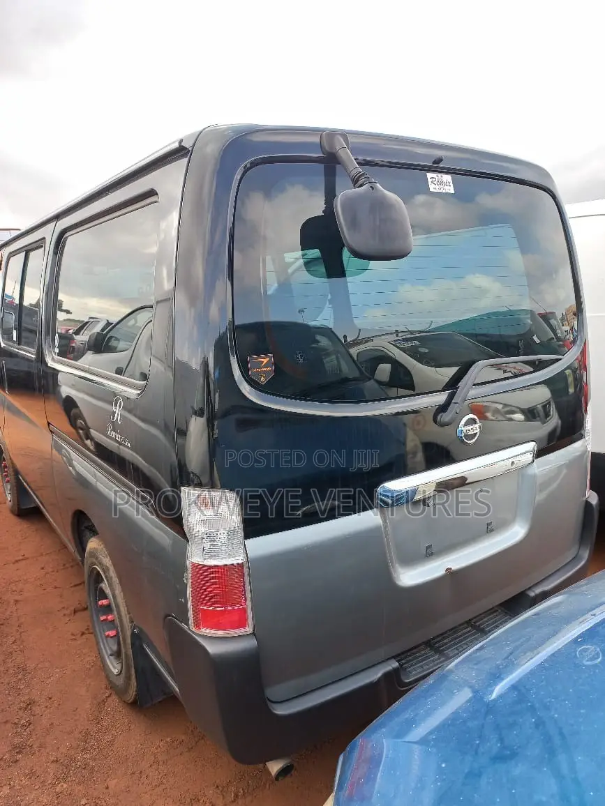 Nissan Caravan (Urvan) 2008 Black