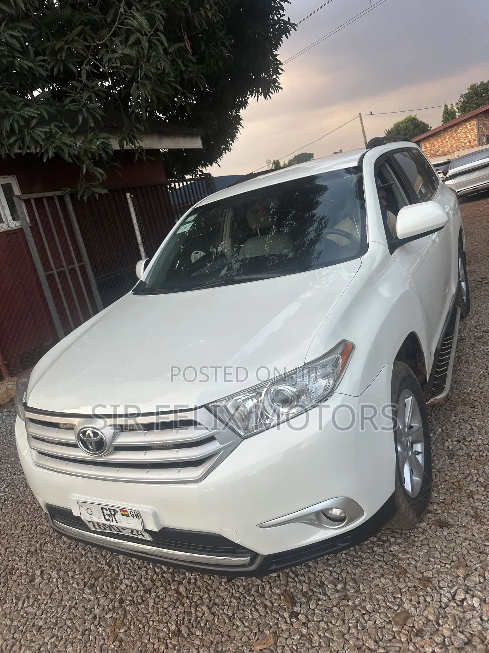 Toyota Highlander Plus 2.7L 2WD 2013 White