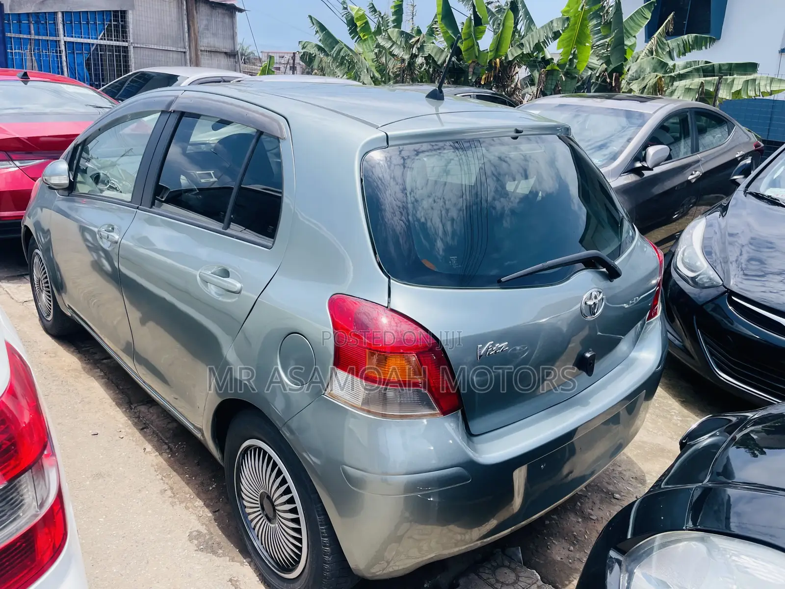 Toyota Vitz 1.3 AWD 5dr 2010 Green