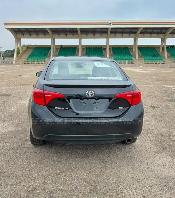 Toyota Corolla SE (1.8L 4cyl 2A) 2019 Black