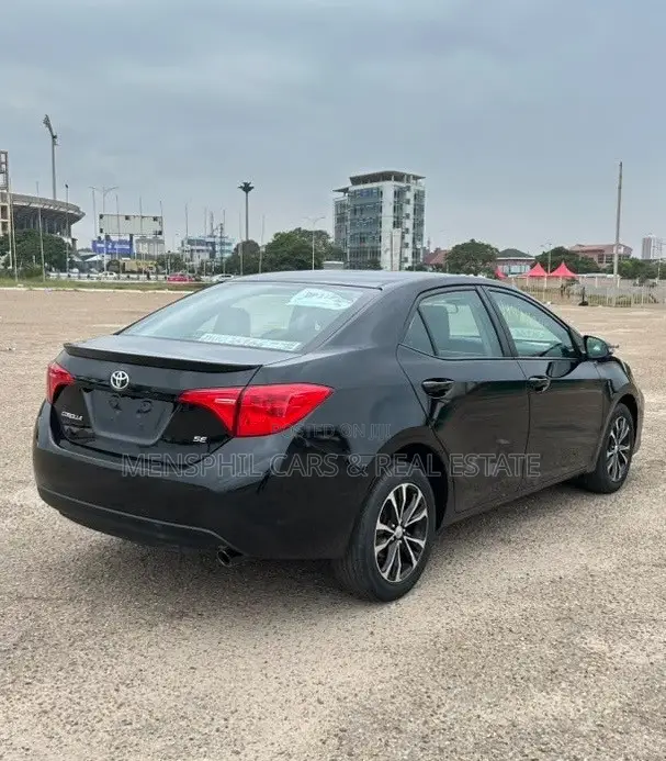Toyota Corolla SE (1.8L 4cyl 2A) 2019 Black
