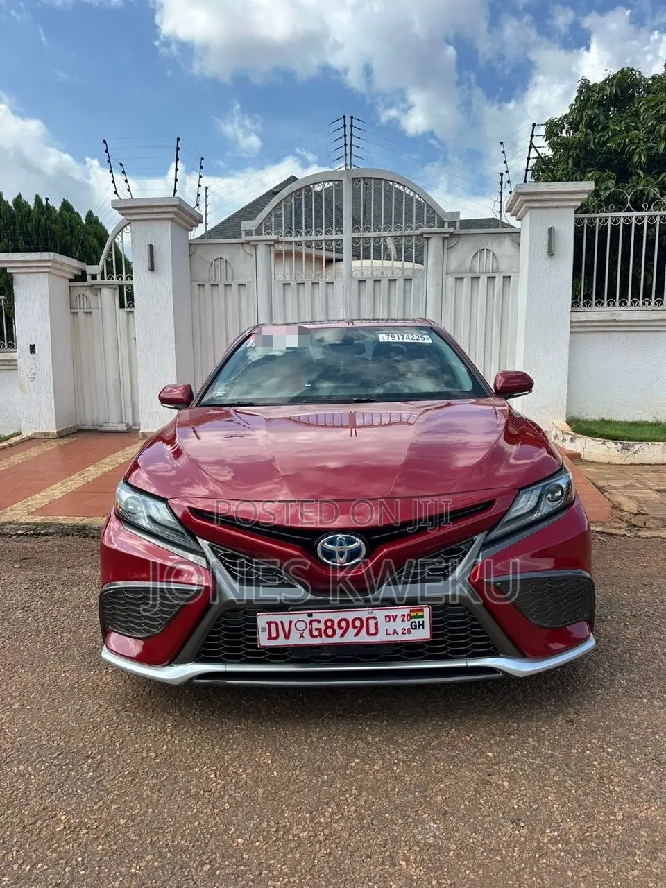 Toyota Camry 2021 Maroon