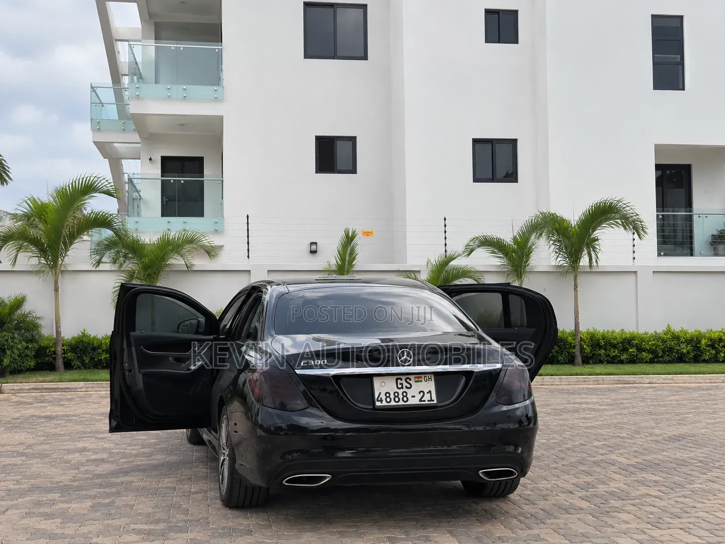 Mercedes-Benz C300 2016 Black