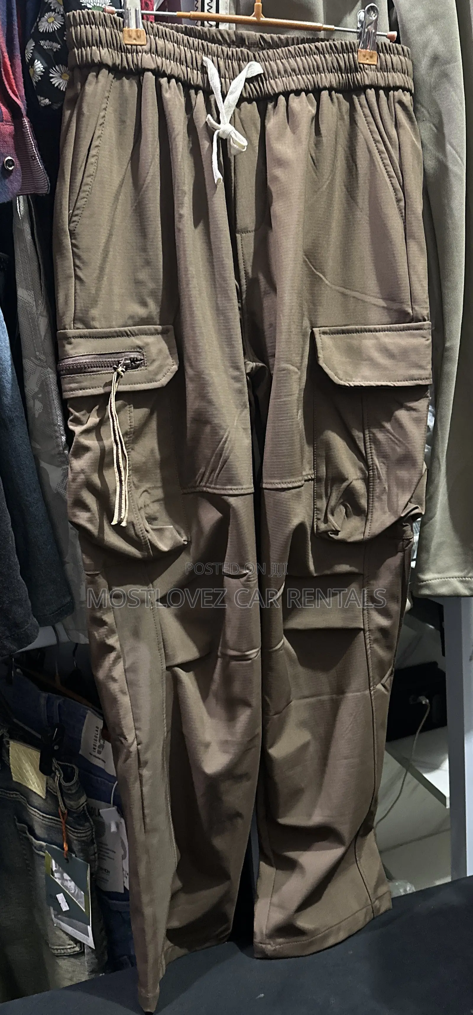 Cargo Khaki Size Pockets Trouser for Sale in Labadi