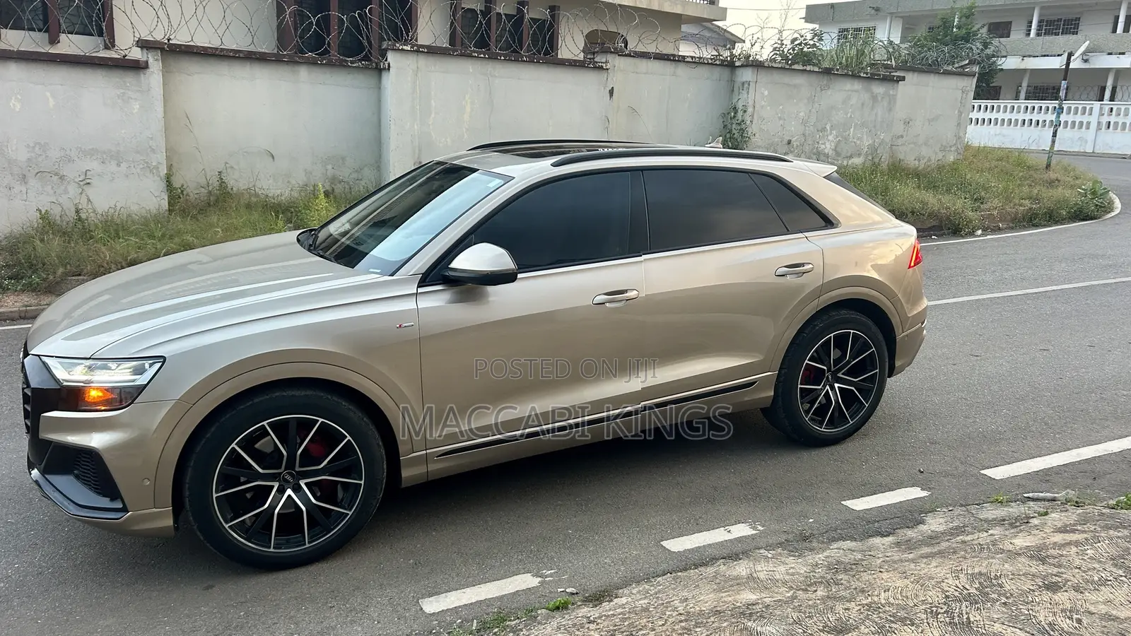 Audi Q8 55 Premium AWD quattro 2020 Gold