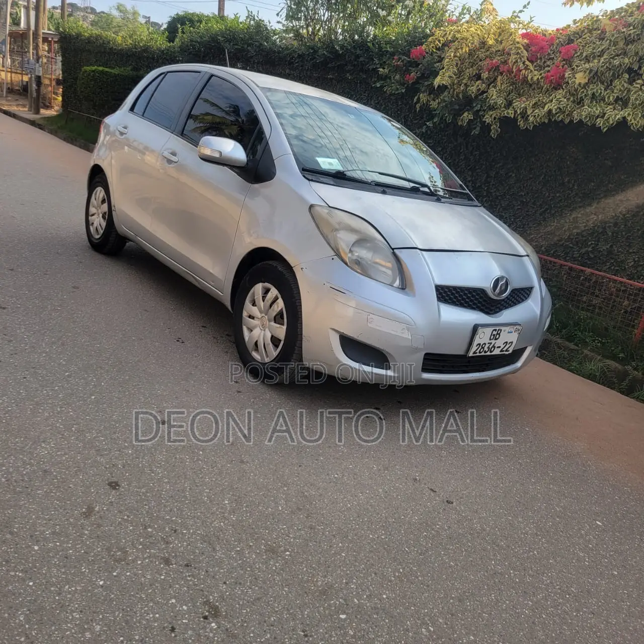 Toyota Vitz 1.0 FWD 5dr 2010 Silver