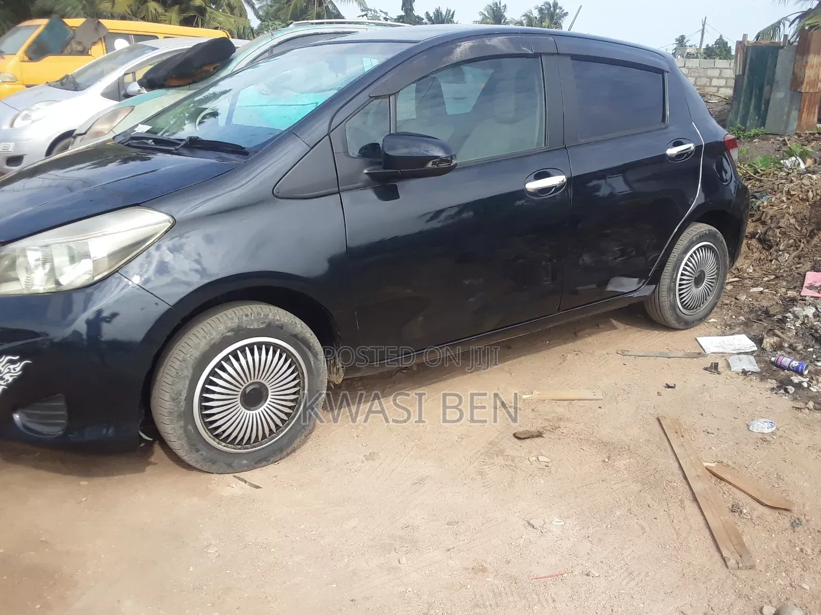 Toyota Vitz 2013 Black
