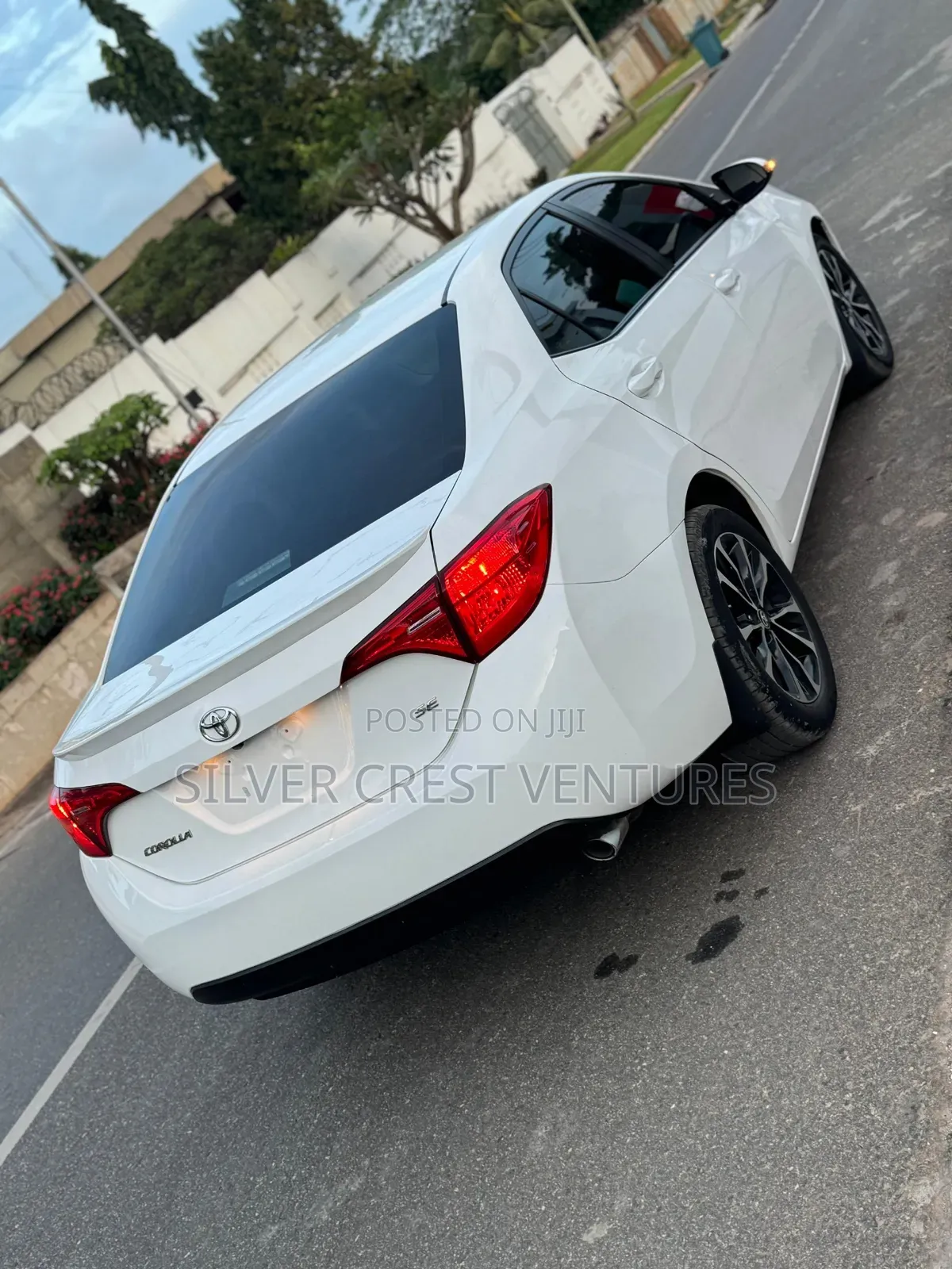 Toyota Corolla SE (1.8L 4cyl 2A) 2019 White