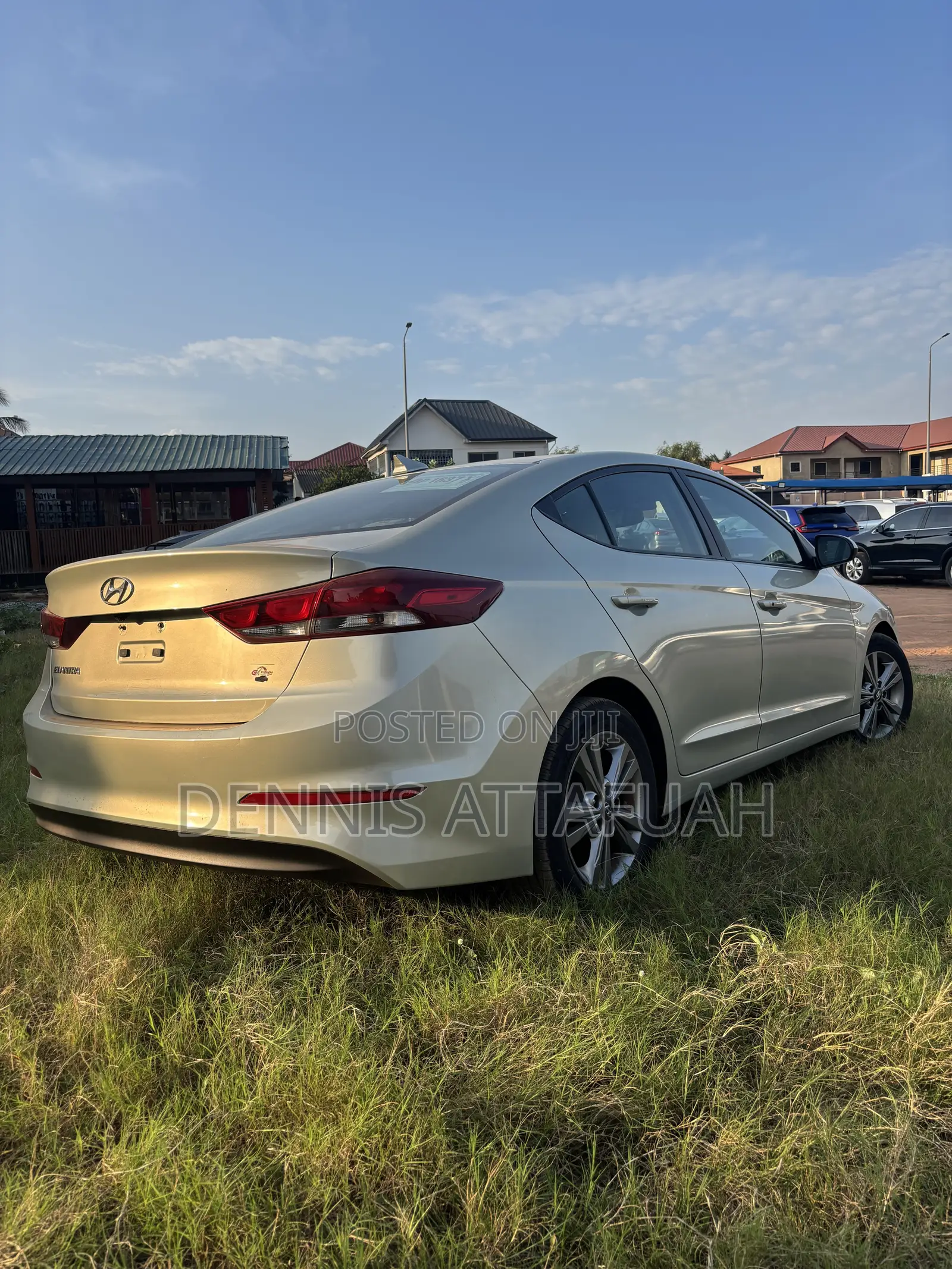 Hyundai Elantra SE Sedan FWD (2.0L 4cyl 6M) 2017 Beige
