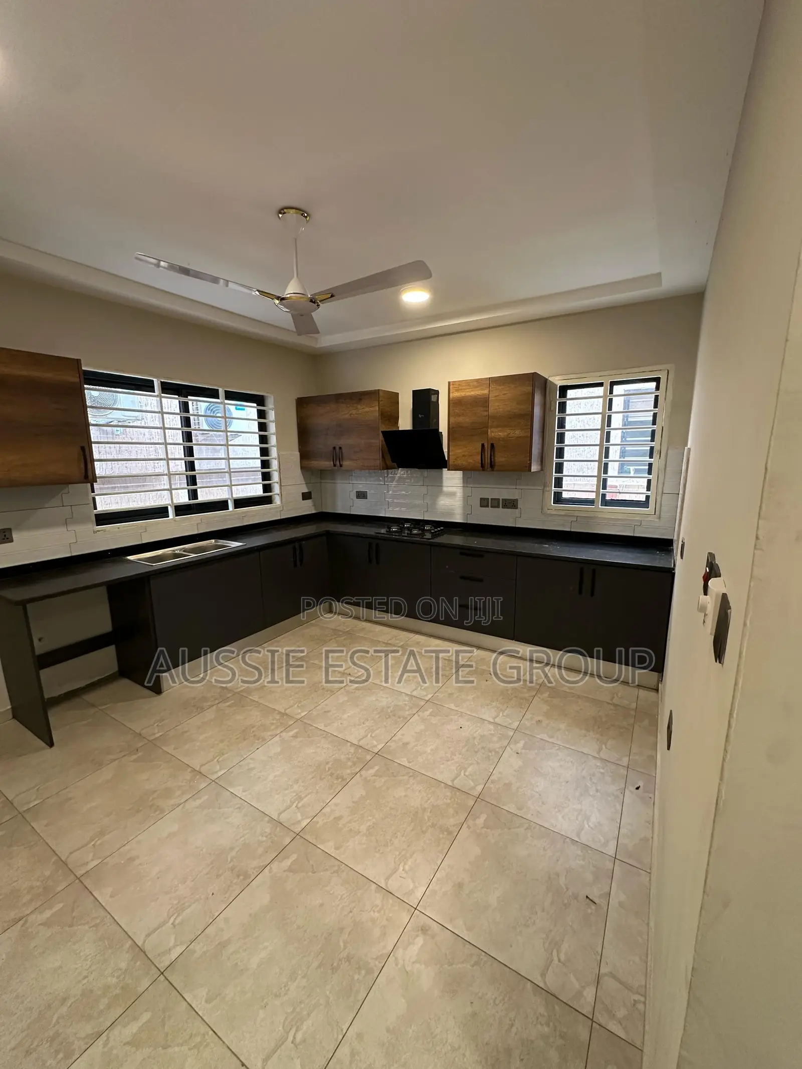 4bdrm Townhouse / Terrace in Aussie Estate, Oyarifa for rent