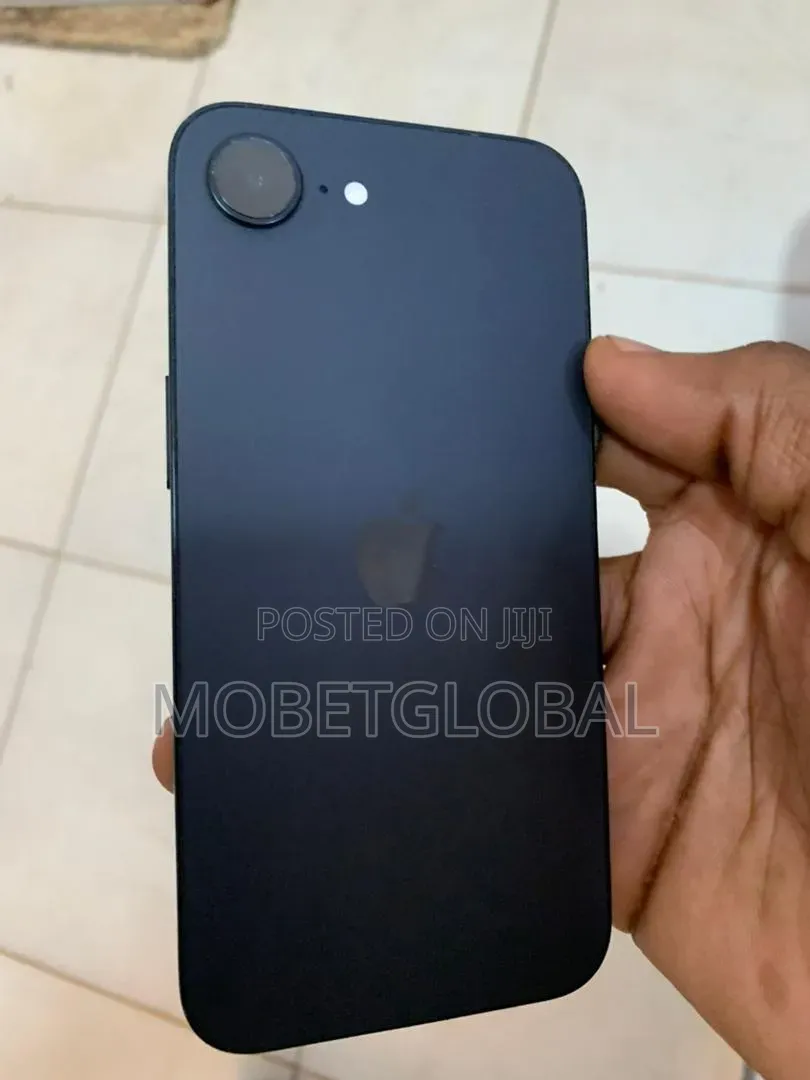 Apple iPhone 16e 128 GB Black