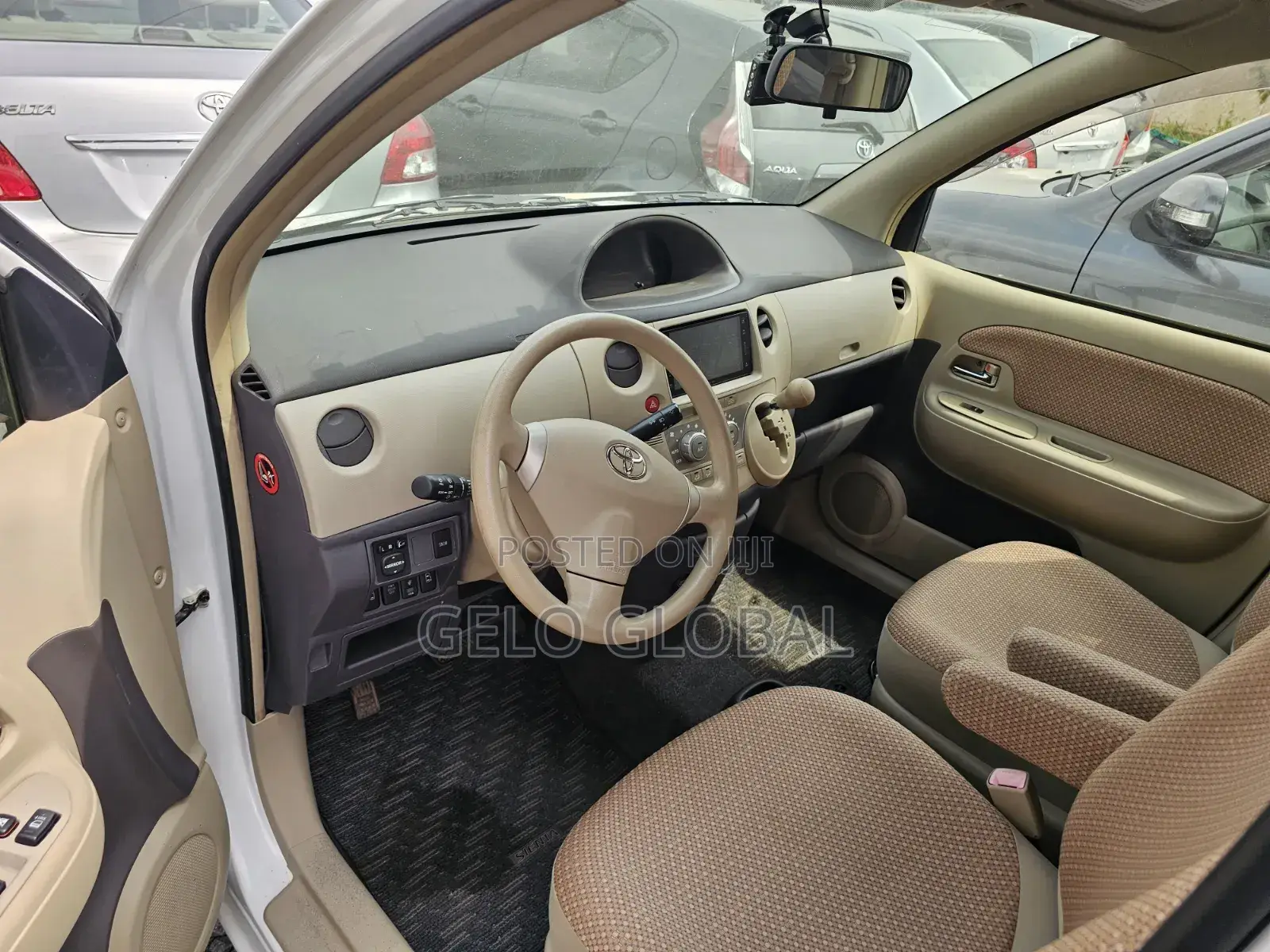 Toyota Sienta 2012 White