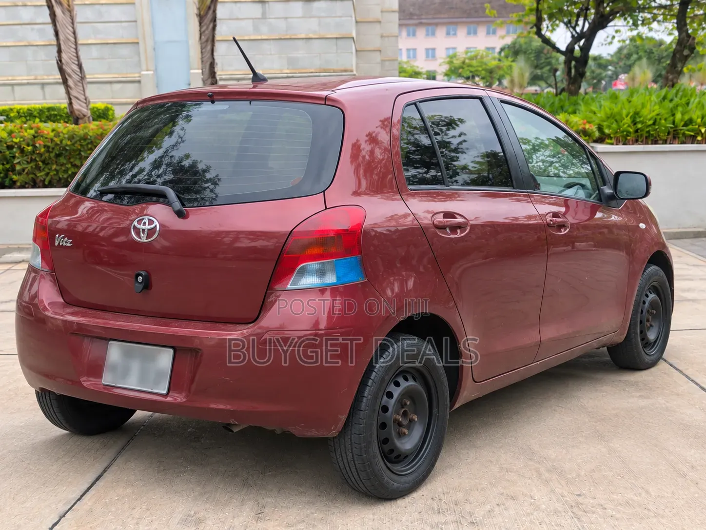 Toyota Vitz 1.3 AWD 5dr 2013 Burgundy
