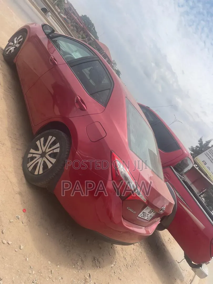 Toyota Corolla 2016 Red