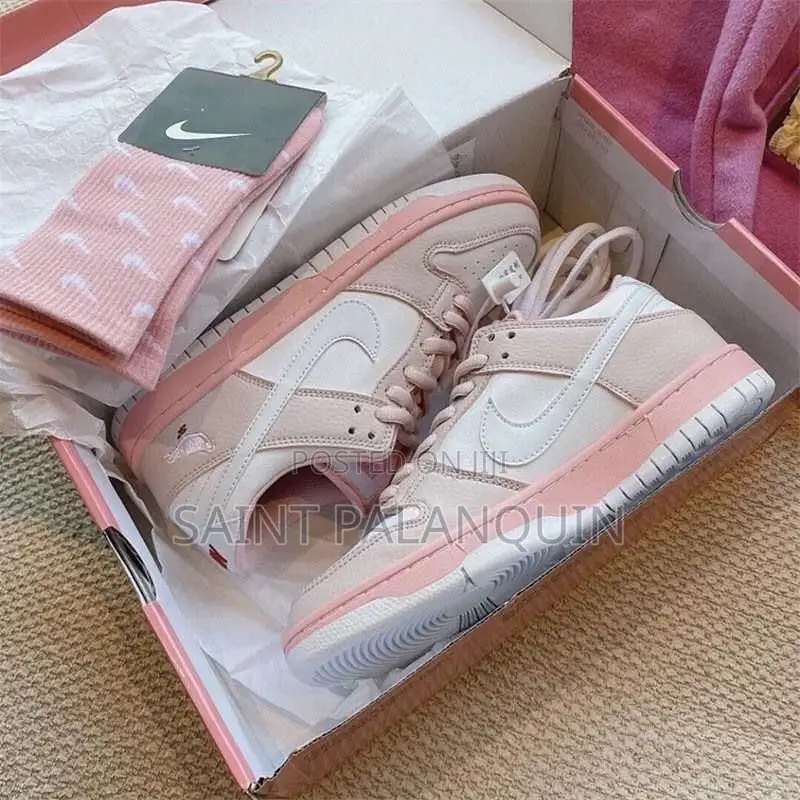 These Are the Nike SB Dunk Low 'Pink Pigeon' Sneakers