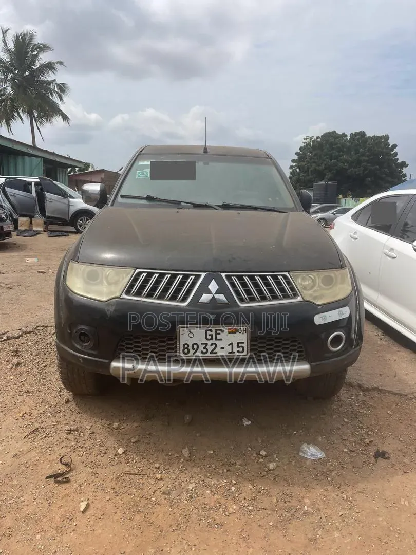 Mitsubishi L200 2013 Black