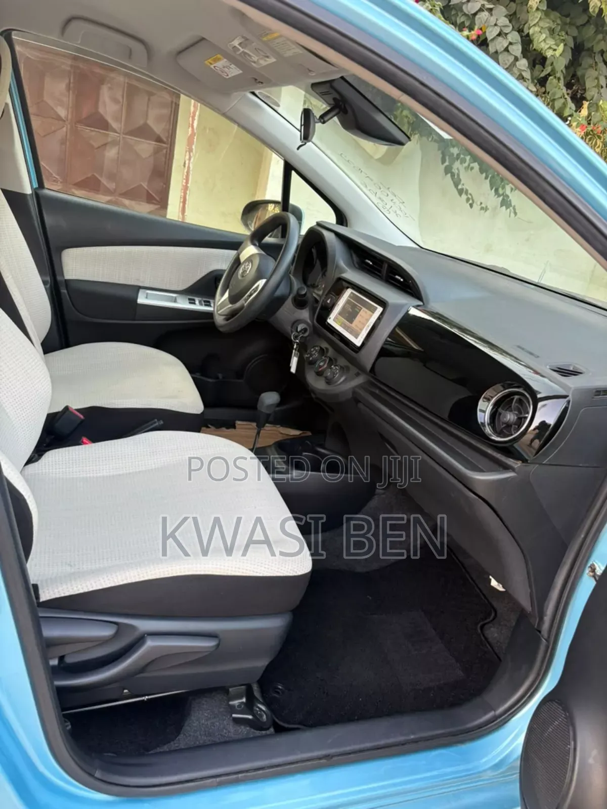 Toyota Vitz 2016 Blue
