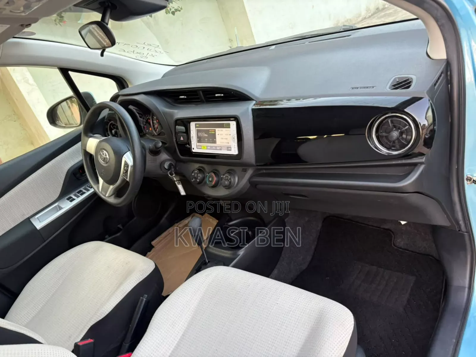 Toyota Vitz 2016 Blue