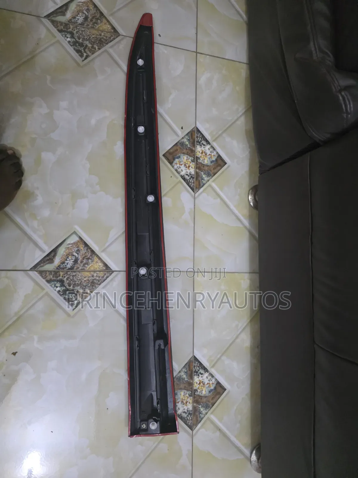 Front Left Door Lower Molding 5727A697 Outlander 7seater 2014-2020