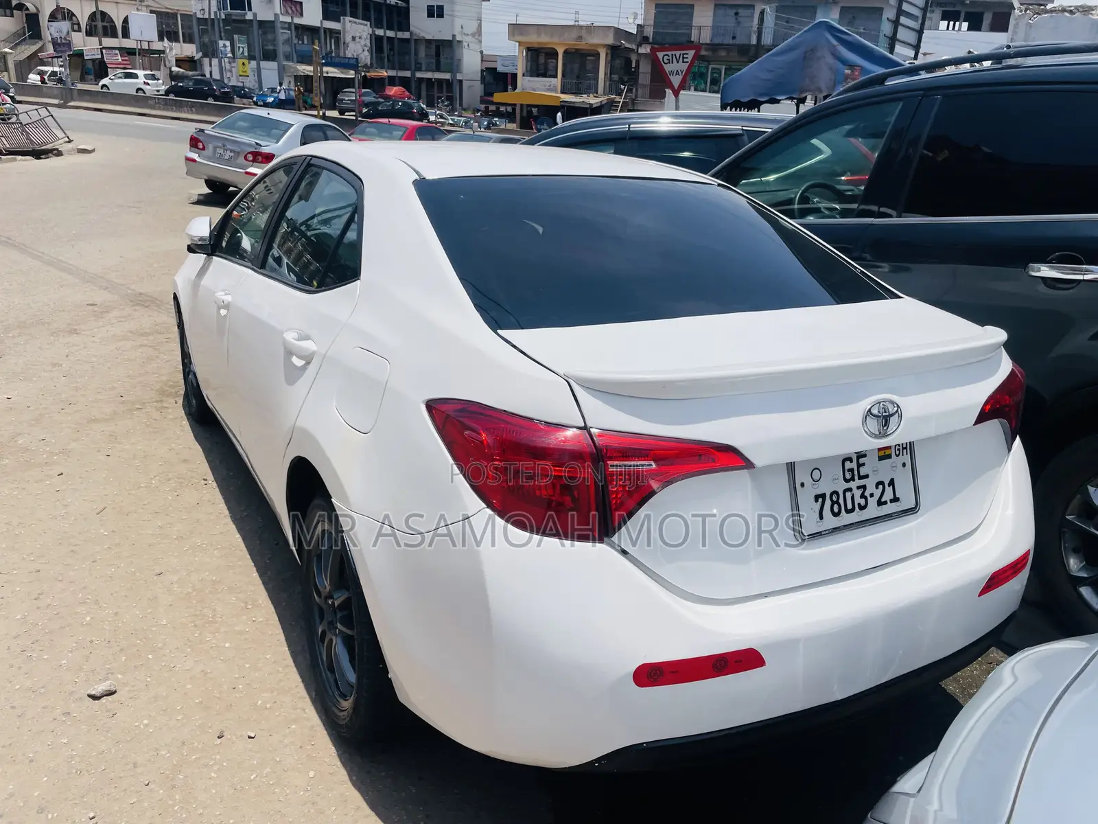 Toyota Corolla SE 4dr Sedan (1.8L 4cyl CVT) 2017 White