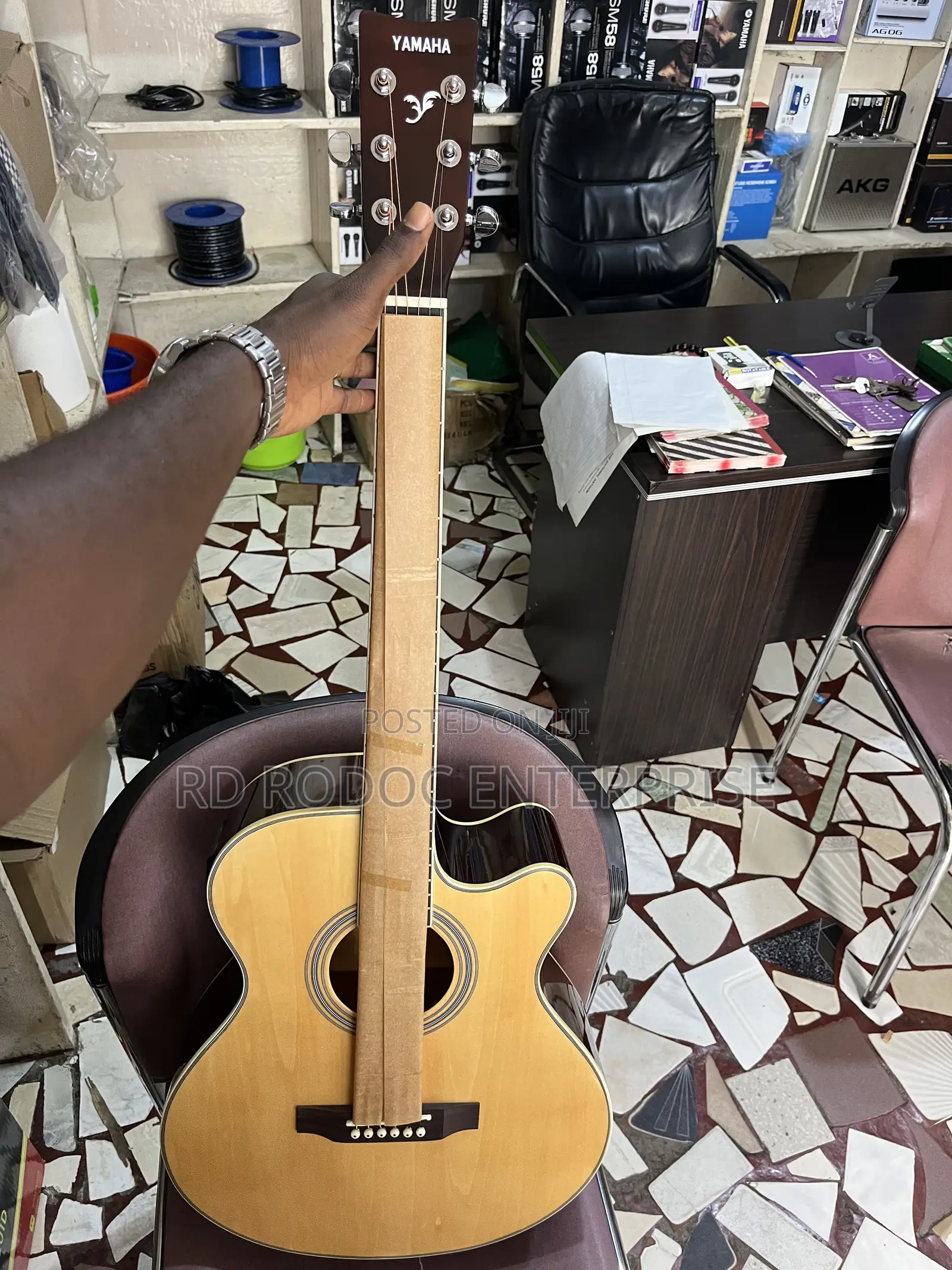 Semi Acoustic Guitar