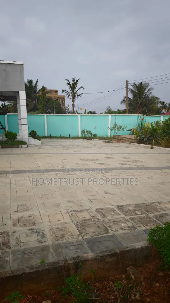 3bdrm House in Amasaman Saipeman for sale