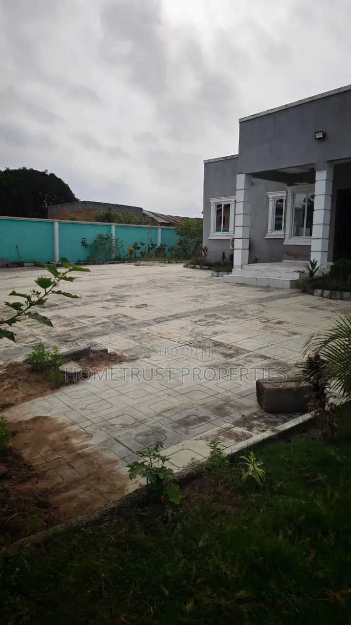 3bdrm House in Amasaman Saipeman for sale