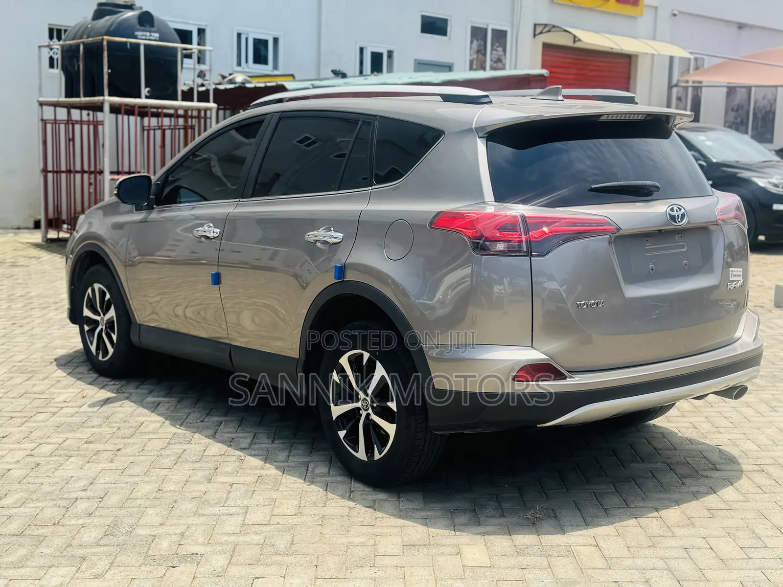 Toyota RAV4 Limited 4dr SUV AWD (2.5L 4cyl 6A) 2018 Silver