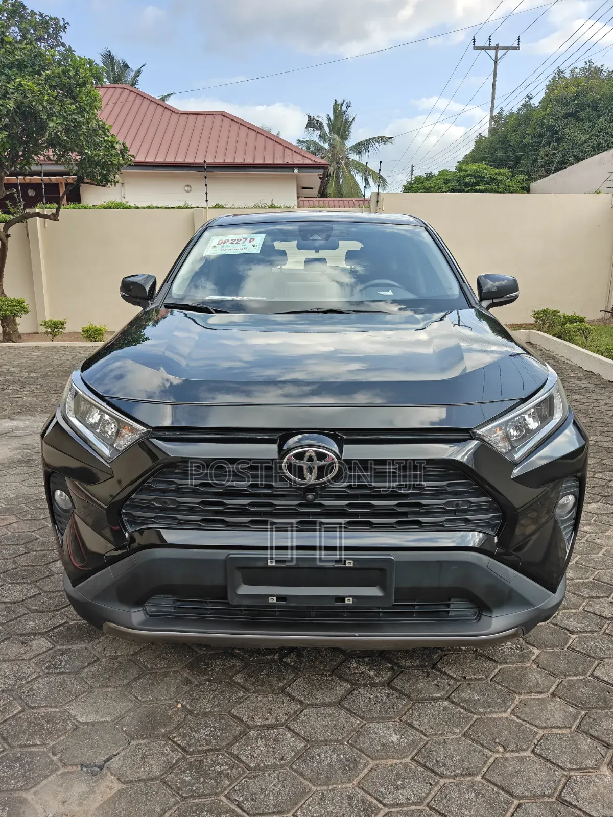 Toyota RAV4 XLE FWD 2023 Black