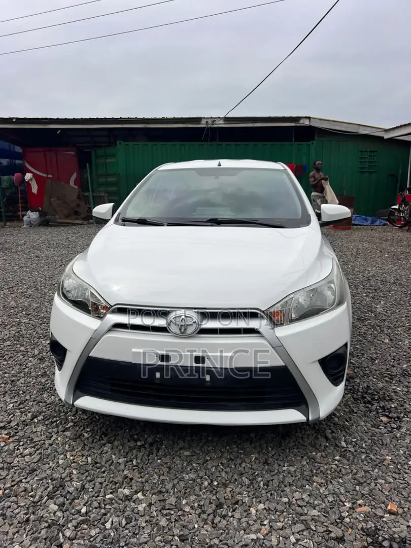 Toyota Yaris L Hatchback 5dr 2015 White