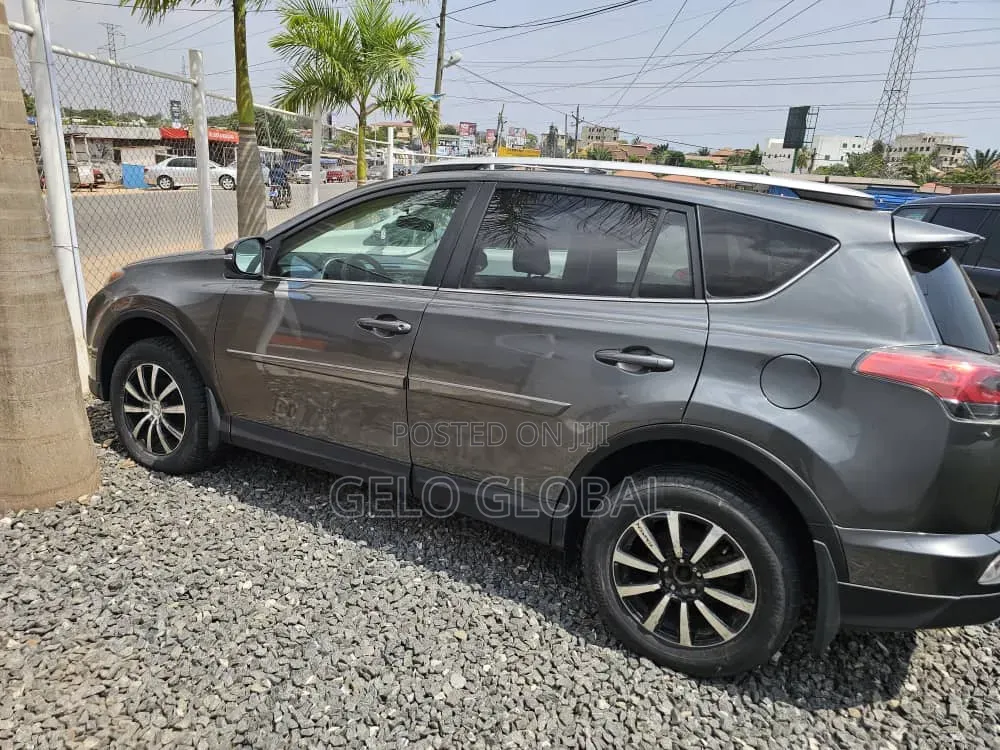 Toyota RAV4 2016 Gray