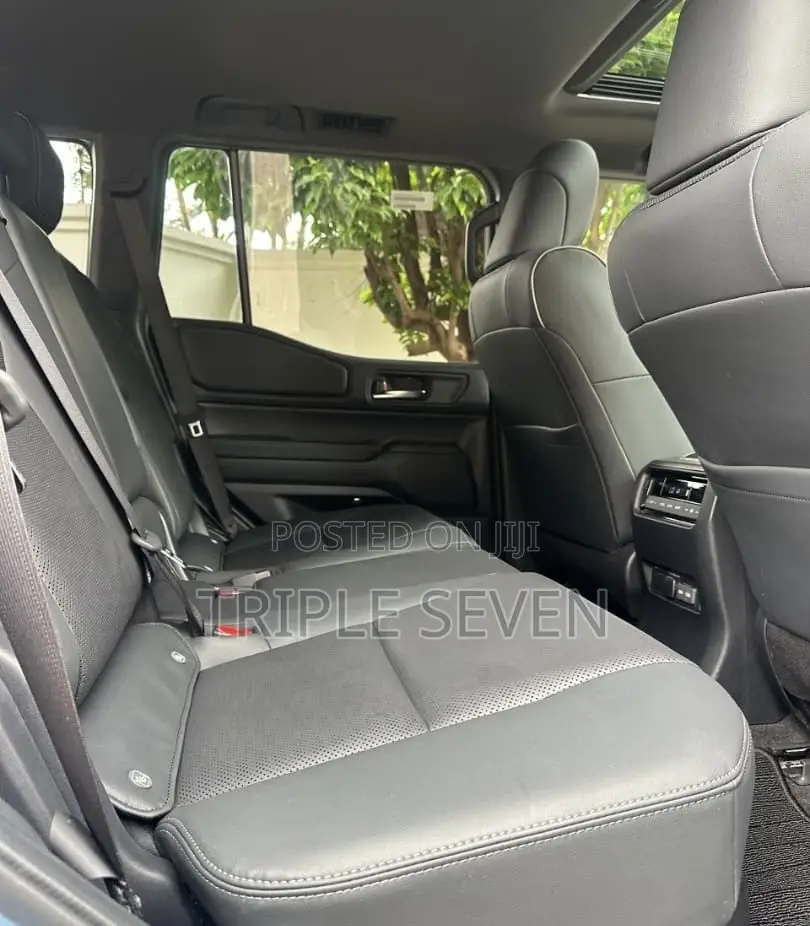New Toyota Land Cruiser Prado 2.8 2024 Blue