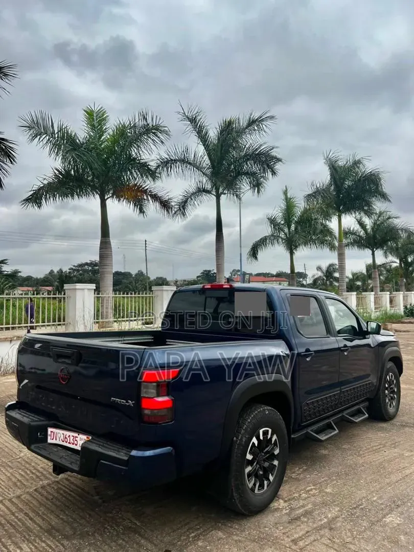 Nissan Frontier 2023 Blue