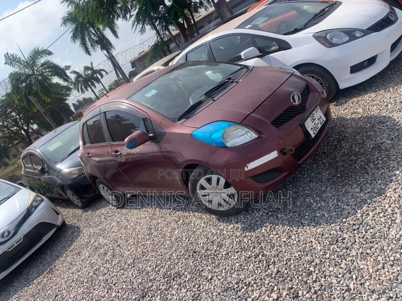 Toyota Vitz 1.0 FWD 3dr 2010 Burgundy