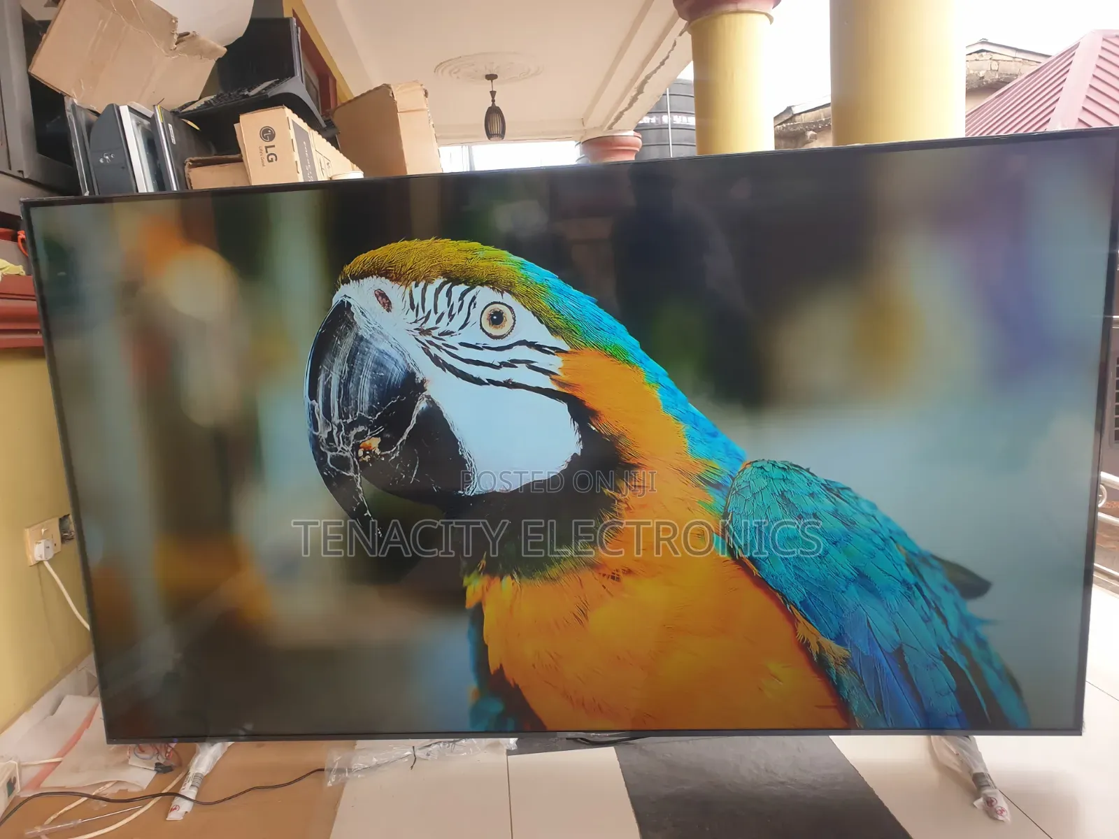 86"LG Uhd HDR Edgeless Smart Satellite TV