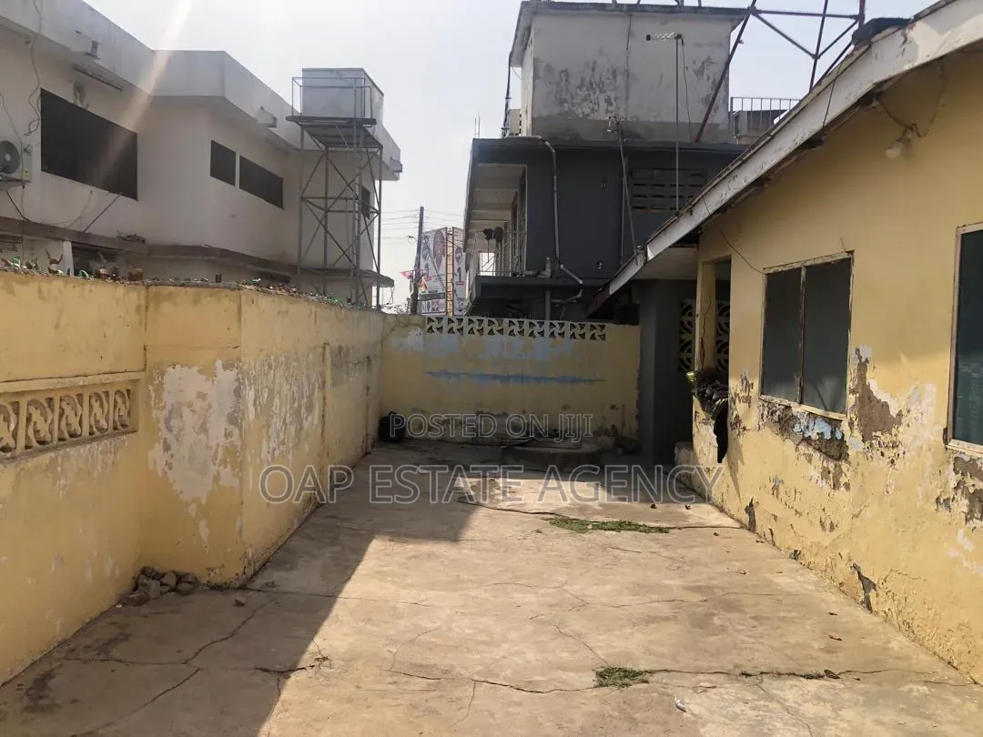 4bdrm House in North Kaneshie for sale