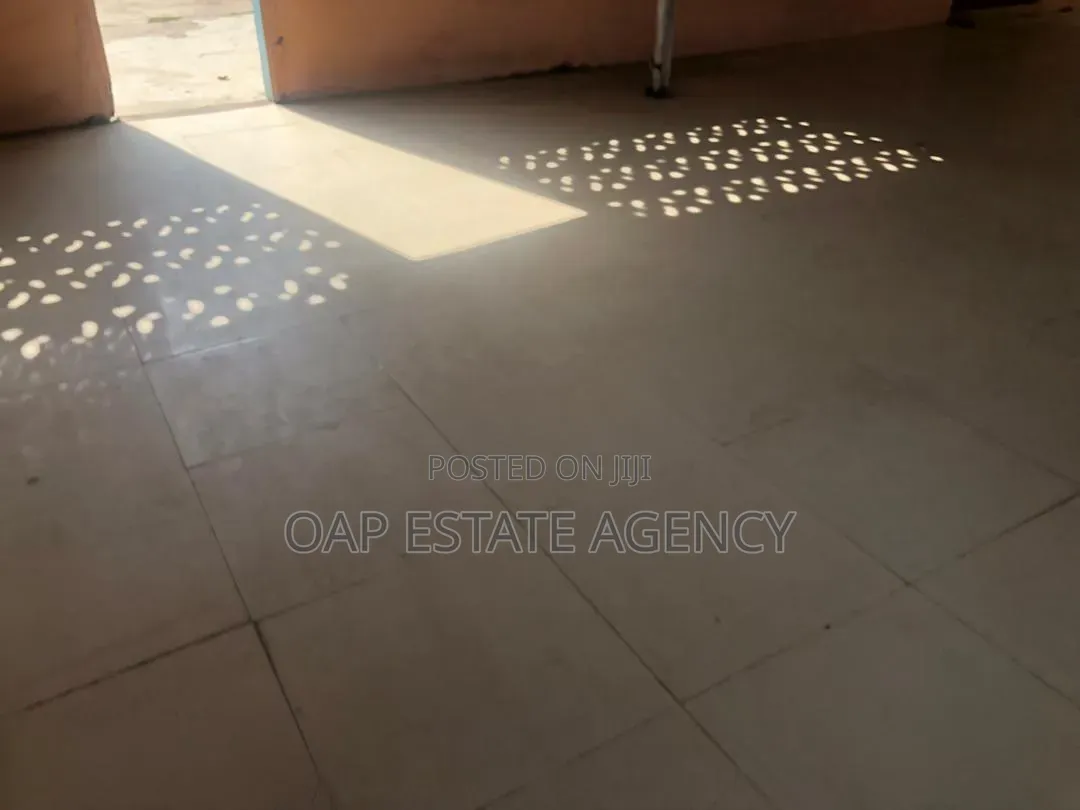 4bdrm House in North Kaneshie for sale