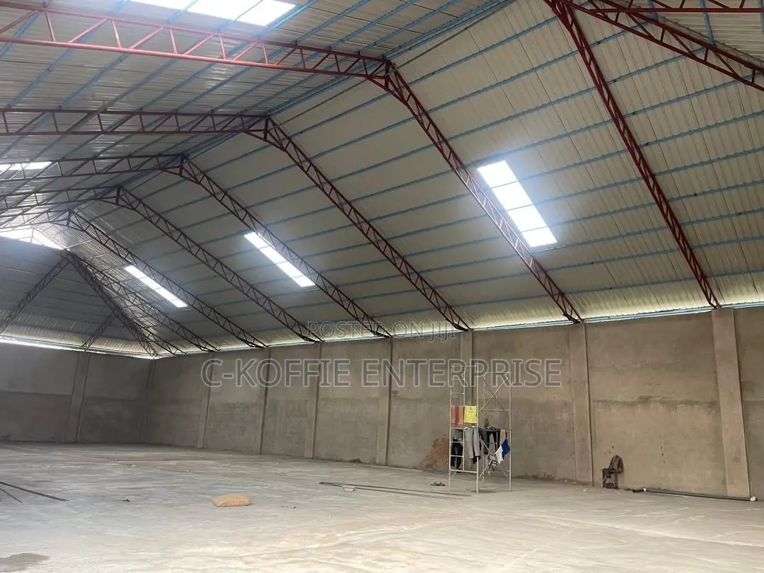 1,000 SQM Warehouse at Tema Roundabout for Rent