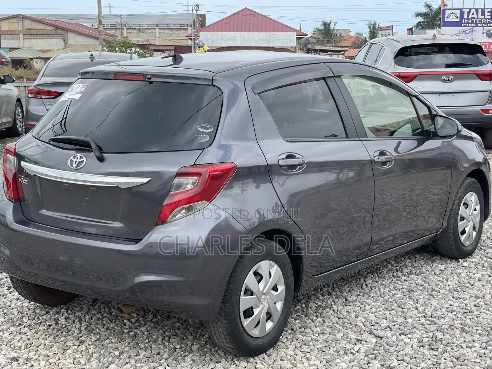 Toyota Vitz 1.3 FWD 5dr 2015 Silver