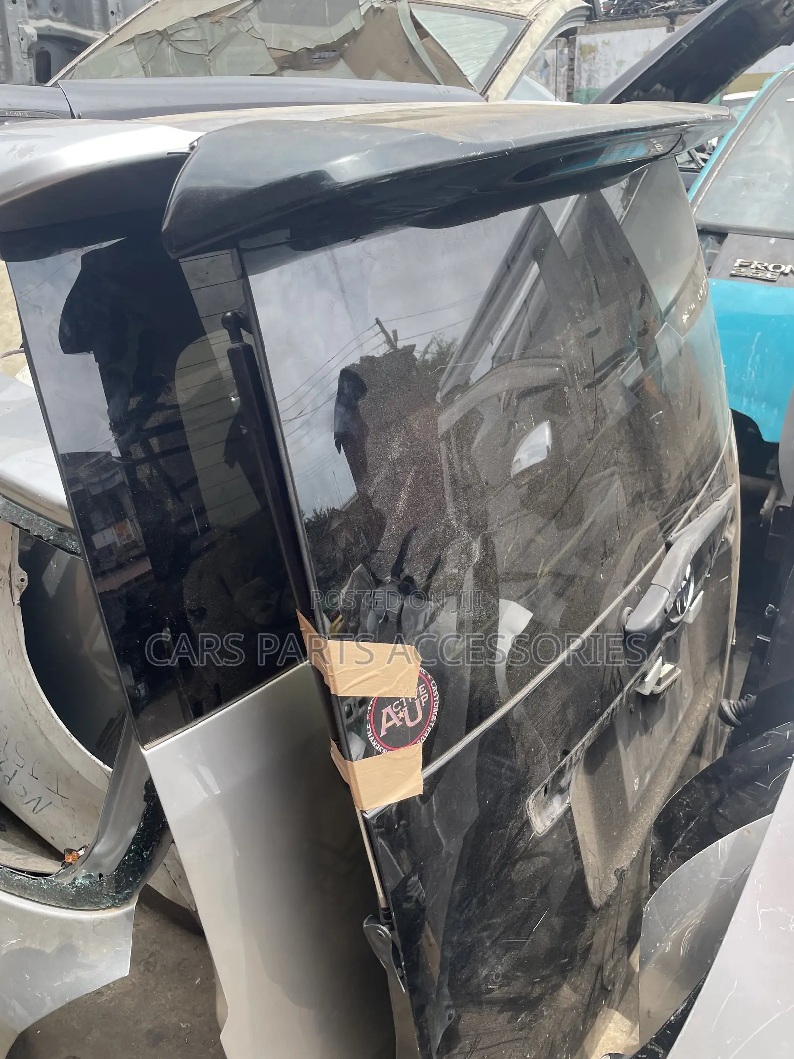 Toyota Voxy 2010 Back Boot