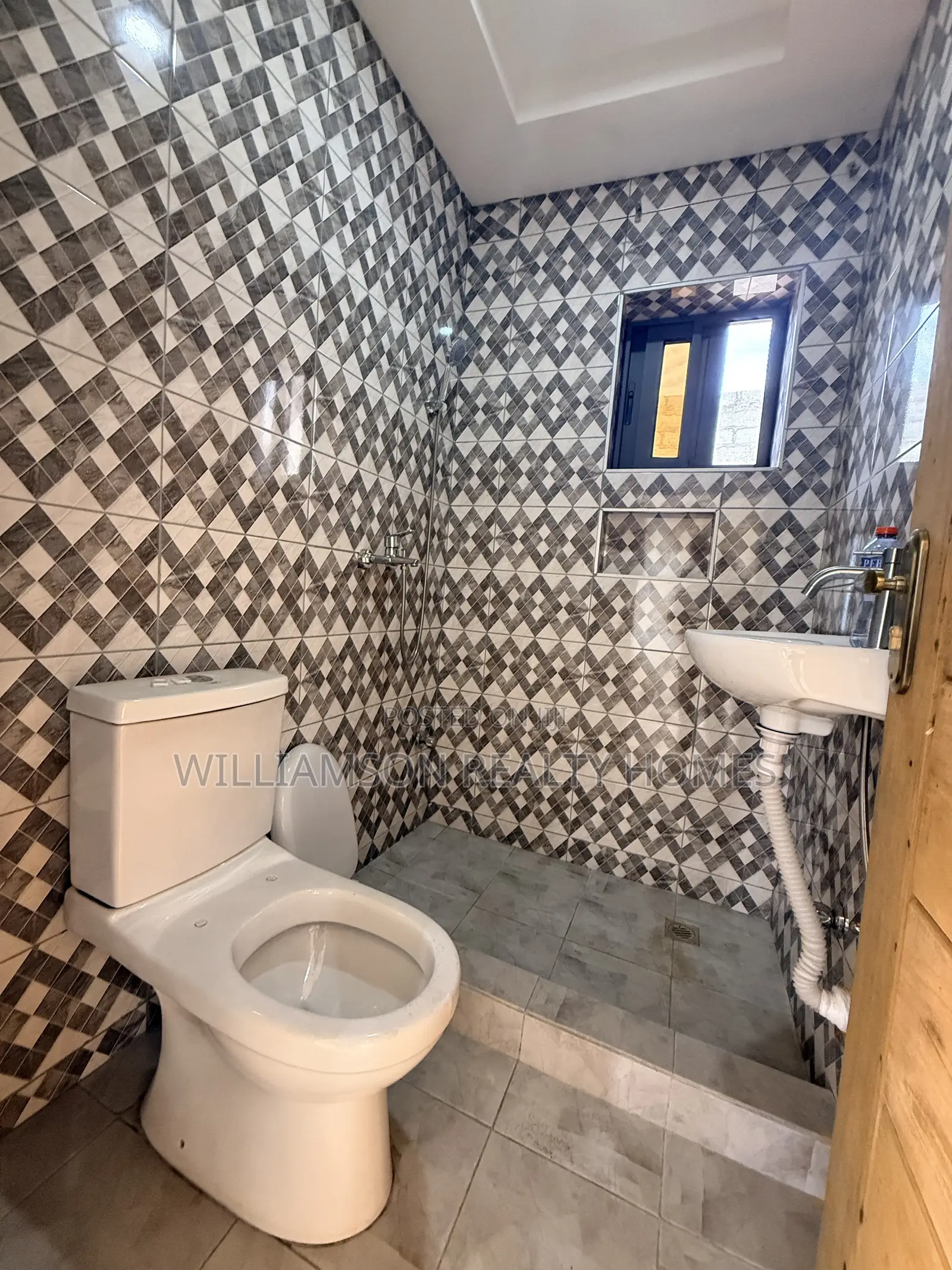 2bdrm Apartment in Community 18 Area, Spintex for rent